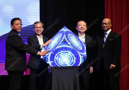 FAHMI FADZIL HADIR COURIER INDUSTRY APPRECIATION DAY
