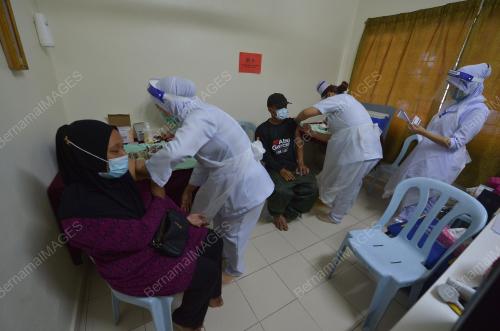 TINJAUAN PEMBERIAN VAKSIN ORANG ASLI