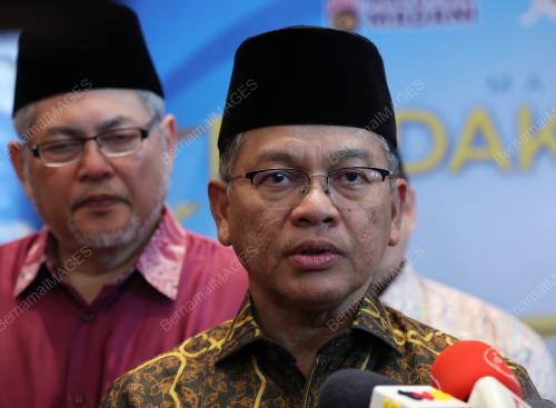 DATUK DR MOHD NA'IM MOKHTAR