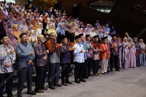 DATUK DR MOHD NA'IM MOKHTAR