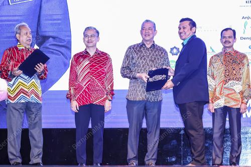 DATUK SERI FADILLAH YUSOF