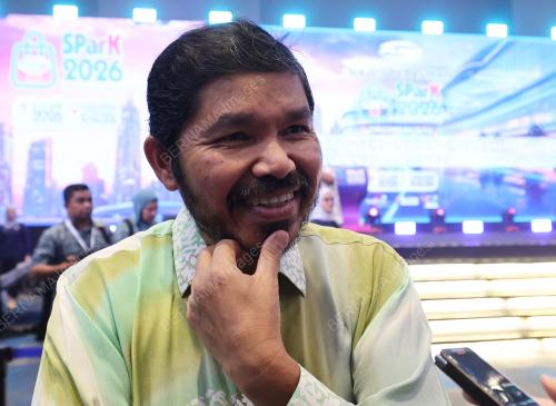 DATUK SERI DR MOHD UZIR MAHIDIN