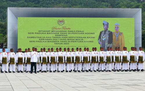 ISTIADAT MENGARAK PANJI PANJI YANG DI PERTUAN AGONG