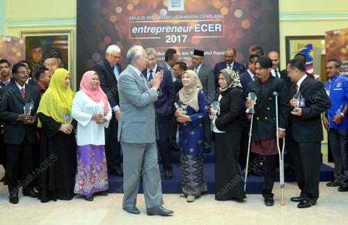 PTJ21_11042017_ECER
