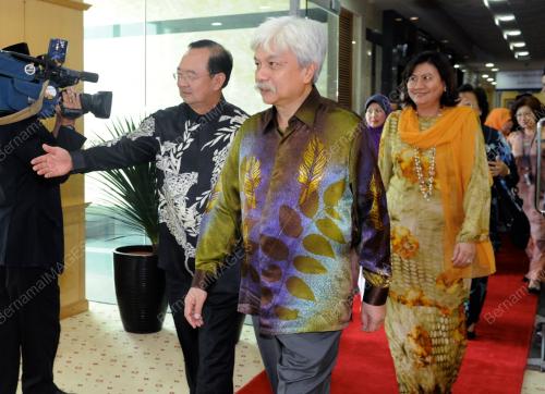 PTJ21_12042012_TUANKU_MUHRIZ