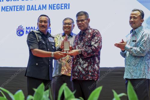 DATUK SERI SAIFUDDIN NASUTION ISMAIL