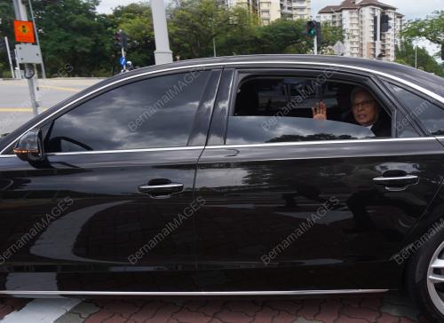 DATUK SERI ISMAIL SABRI YAAKOB