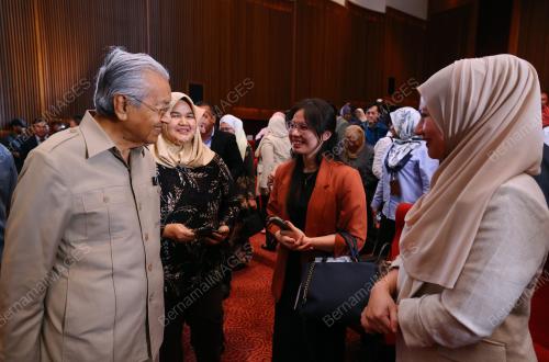 TUN DR MAHATHIR MOHAMAD