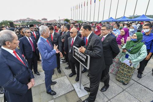 DATUK SERI ISMAIL SABRI YAAKOB