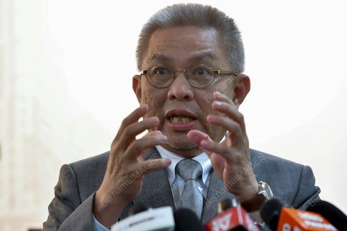 DATUK SERI DR ADHAM BABA