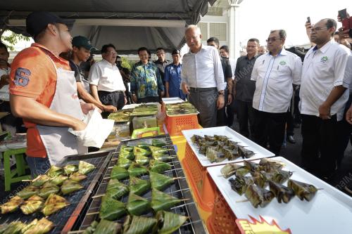 PTJ21_18062015_BAZAR