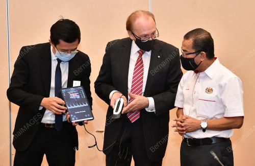 DATUK NOOR AZMI GHAZALI