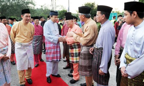 SULTAN SHARAFUDDIN IDRIS SHAH