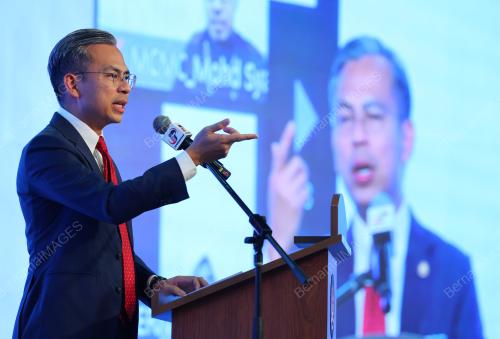 FAHMI FADZIL