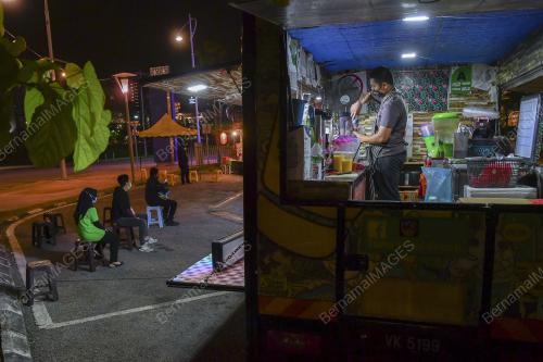 PKP 2.0 PERNIAGAAN MAKANAN BEROPERASI SEHINGGA 10 MALAM