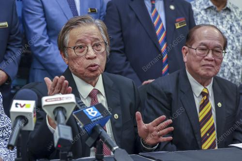TAN SRI JOHARI TUN OPENG
