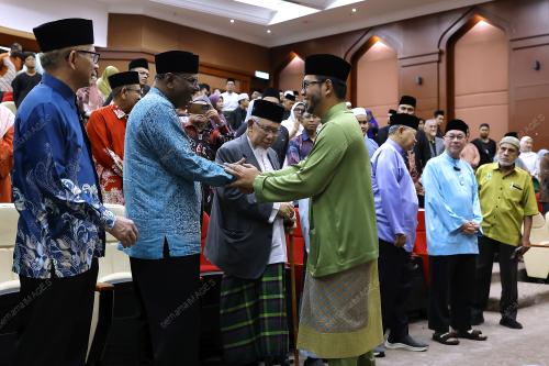 DR ZULKIFLI HASSAN