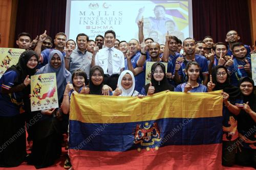 PTJ21_28092016_INSENTIF_SUKMA