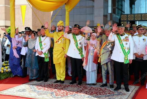 AL-SULTAN ABDULLAH RI'AYATUDDIN AL-MUSTAFA BILLAH SHAH