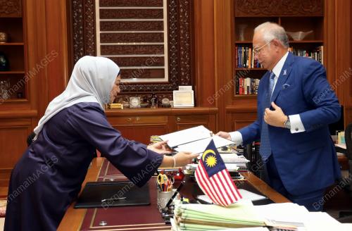 PTJ22_02102017_ANGKAT_SUMPAH