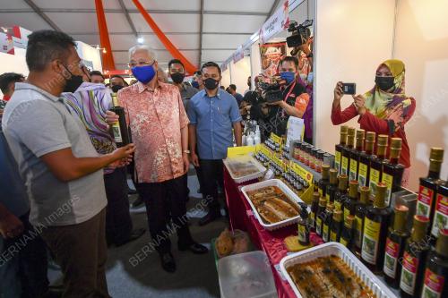 DATUK SERI ISMAIL SABRI YAAKOB