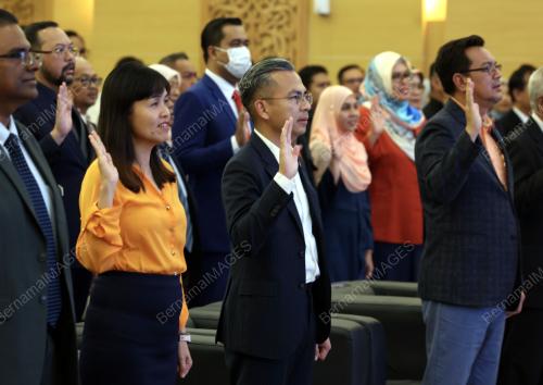 FAHMI FADZIL
