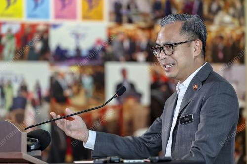 FAHMI FADZIL