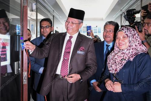 TAN SRI ANNUAR MUSA
