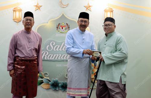 TAN SRI WAN AHMAD DAHLAN ABDUL AZIZ