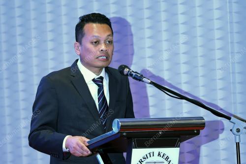 NIK NAZMI NIK AHMAD