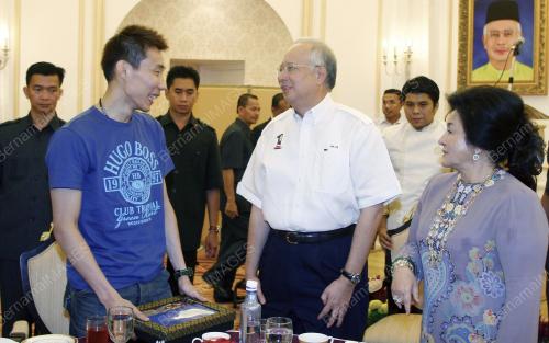 MOHD NAJIB TUN ABDUL RAZAK