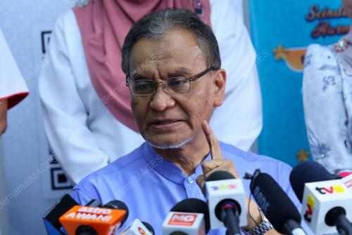 DATUK SERI DR DZULKEFLY AHMAD
