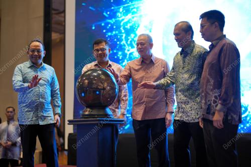 DATUK SERI FADILLAH YUSOF