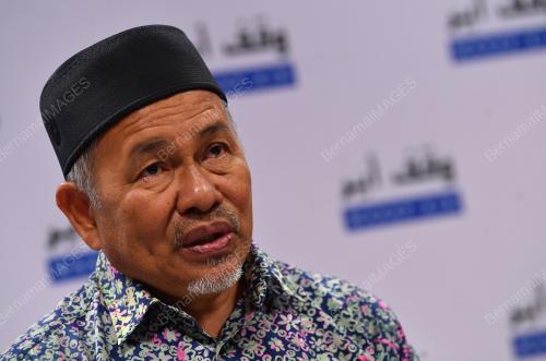 DATUK SERI TUAN IBRAHIM TUAN MAN