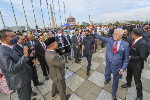 DATUK SERI ISMAIL SABRI YAAKOB