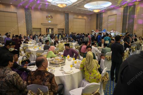 DATUK SERI ISMAIL SABRI YAAKOB