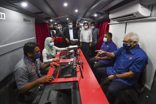DATUK SERI HAMZAH ZAINUDDIN