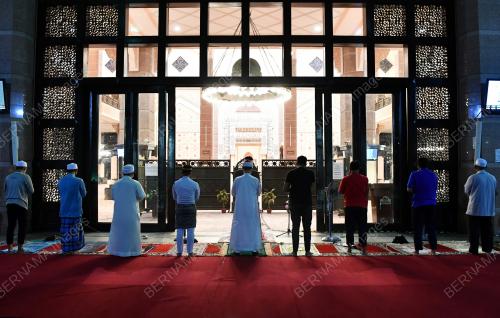 SOLAT HAJAT