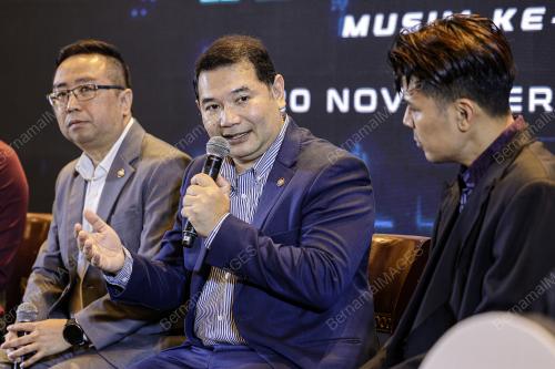 RAFIZI RAMLI