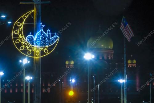 LAMPU HIASAN AIDIL FITRI HIASI MALAM PUTRAJAYA