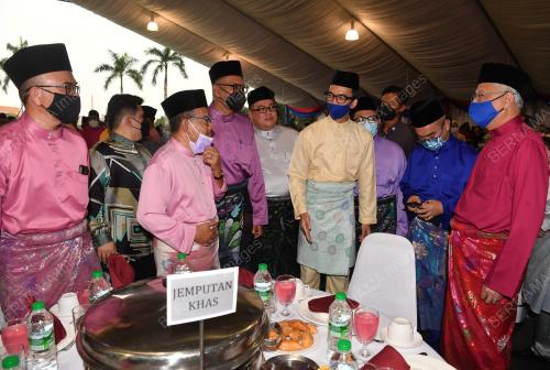 DATUK SERI ISMAIL SABRI YAAKOB