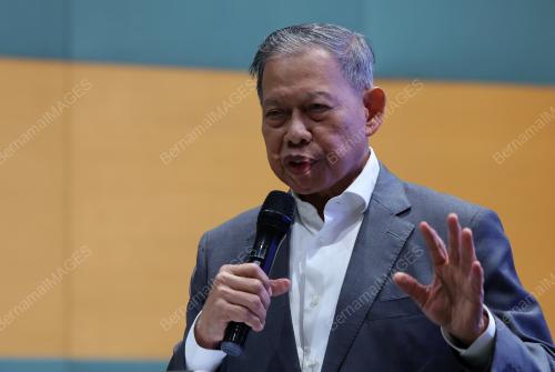 DATUK SERI MUSTAPA MOHAMED