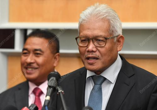 DATUK SERI HAMZAH ZAINUDDIN