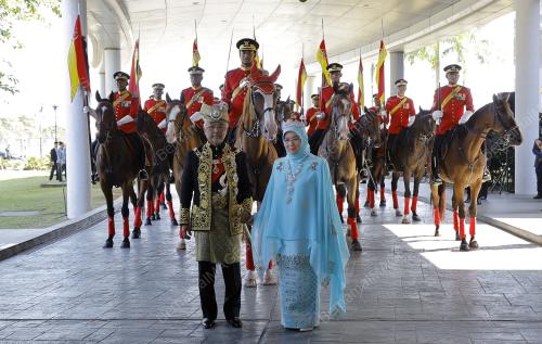 AL-SULTAN ABDULLAH RI'AYATUDDIN AL-MUSTAFA BILLAH SHAH