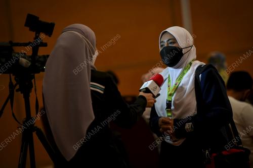 PETUGAS JEMAAH HAJI BERLEPAS KE MAKKAH
