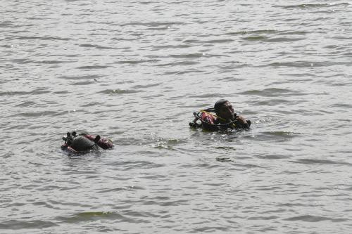 SEORANG LELAKI DIKHUATIRI LEMAS DI TAMAN TASIK CYBERJAYA