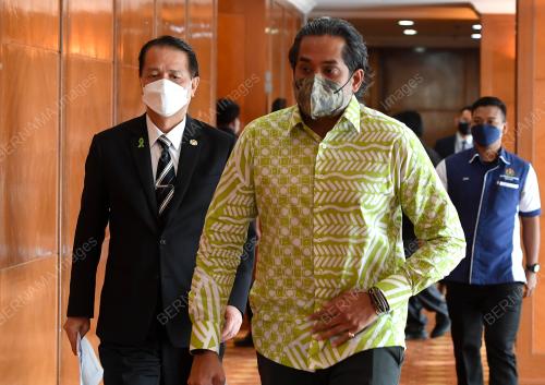 KHAIRY JAMALUDDIN