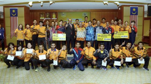 TAN SRI DR ALI HAMSA