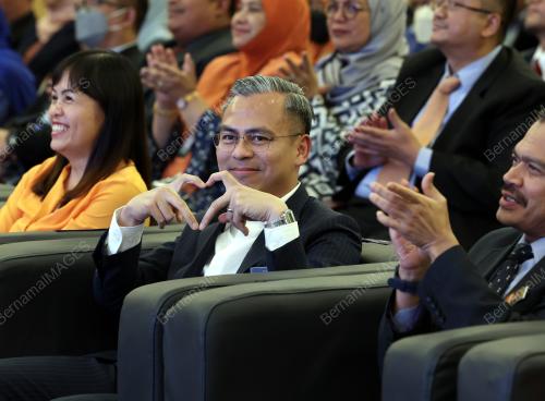 FAHMI FADZIL
