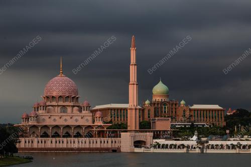MASJID PUTRA